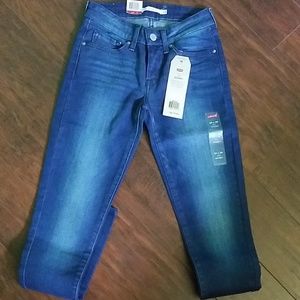 711 Skinny Levi's Jean's